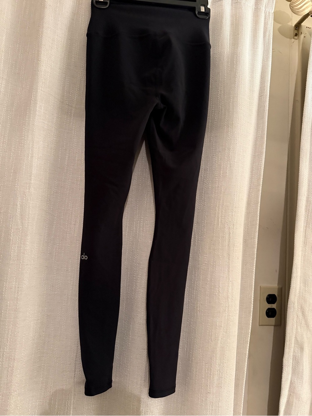 Alo Black High-Waist Ripped Warrior legging size XS - Picture 4 of 6